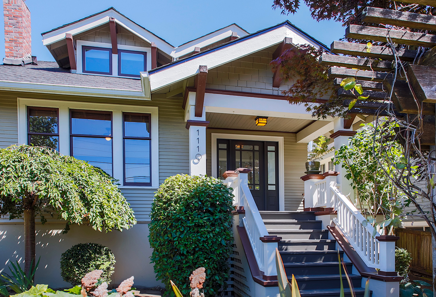 Home for sale by Seattle realtor Benjamin Chotzen. Click to Zoom.