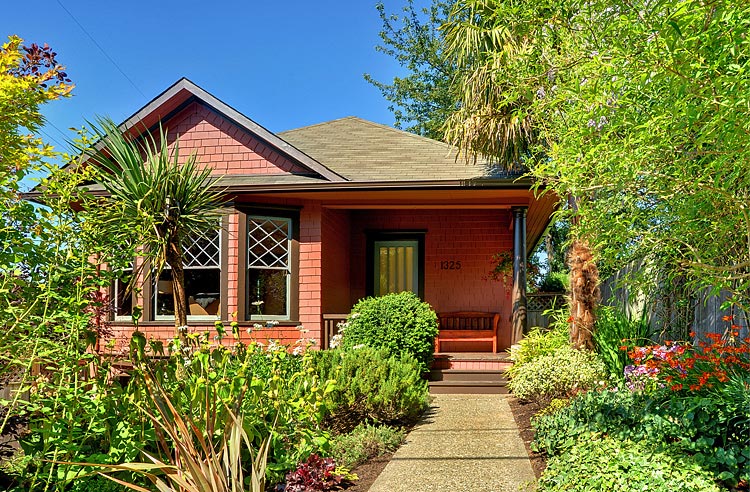 Home for sale by Seattle realtor Benjamin Chotzen. Click to Zoom.