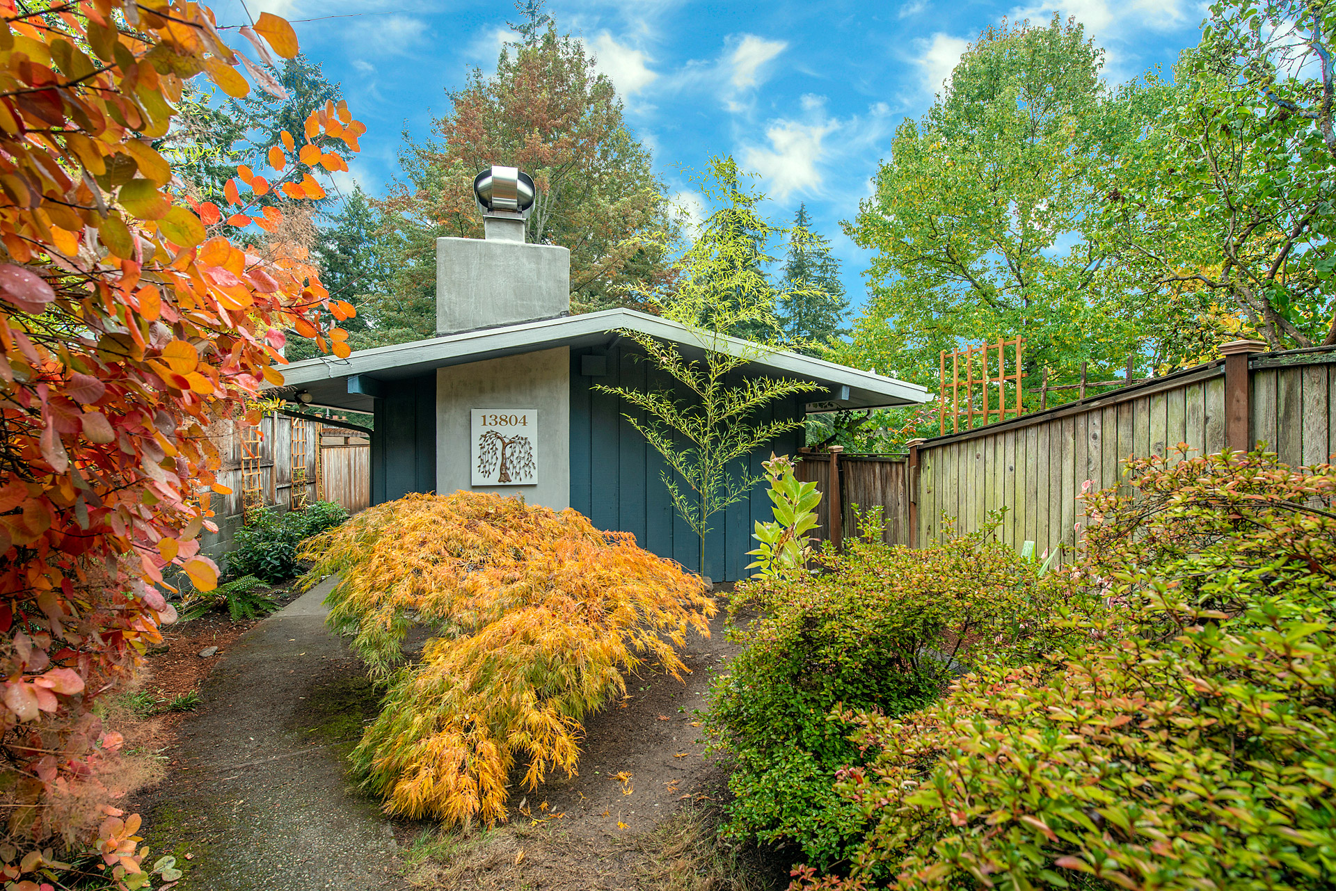 Home for sale by Seattle realtor Benjamin Chotzen. Click to Zoom.