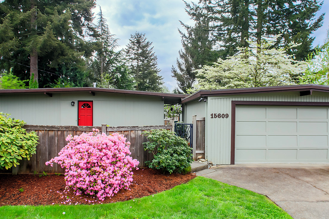 Home for sale by Seattle realtor Benjamin Chotzen. Click to Zoom.
