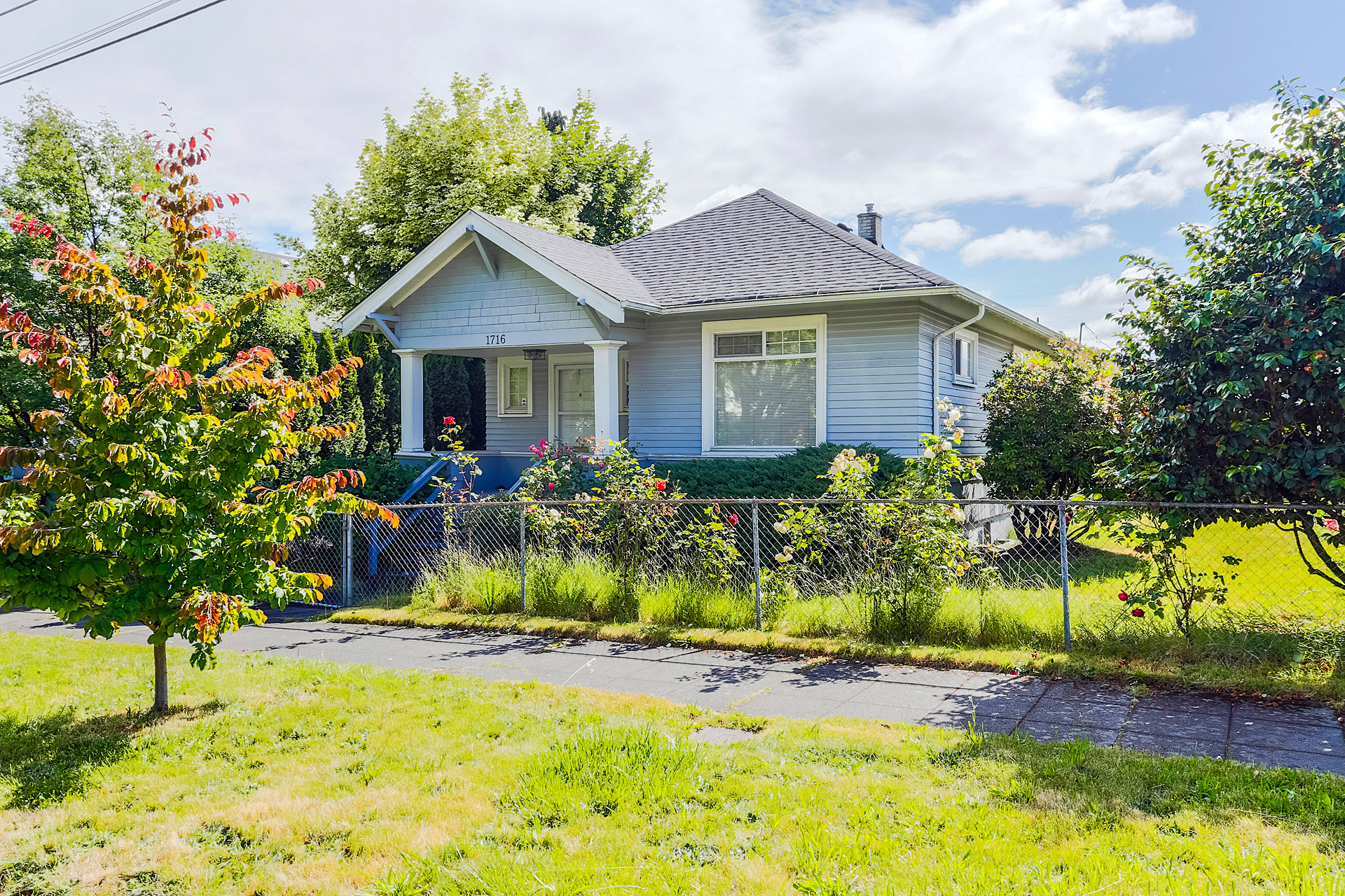 Home for sale by Seattle realtor Benjamin Chotzen. Click to Zoom.