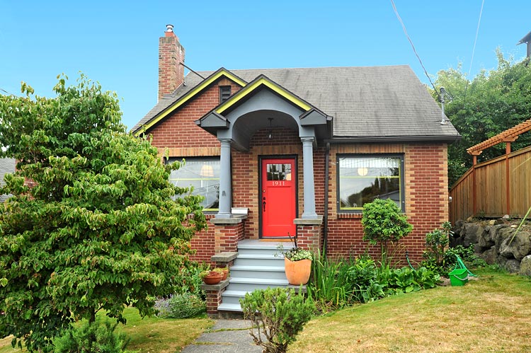 Home for sale by Seattle realtor Benjamin Chotzen. Click to Zoom.
