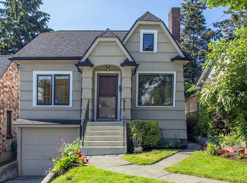Home for sale by Seattle realtor Benjamin Chotzen. Click to Zoom.