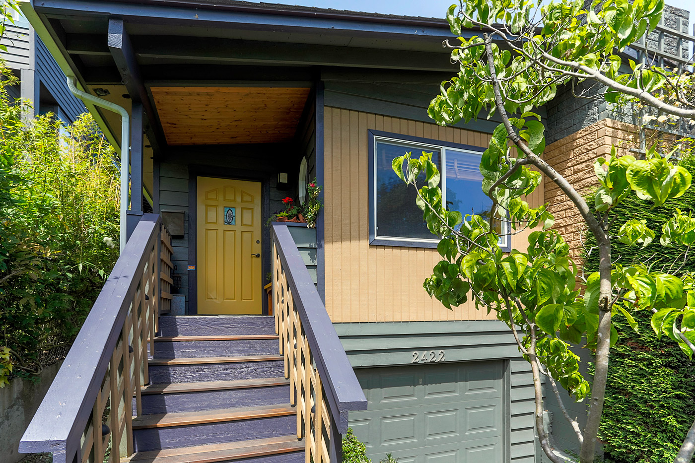 Home for sale by Seattle realtor Benjamin Chotzen. Click to Zoom.