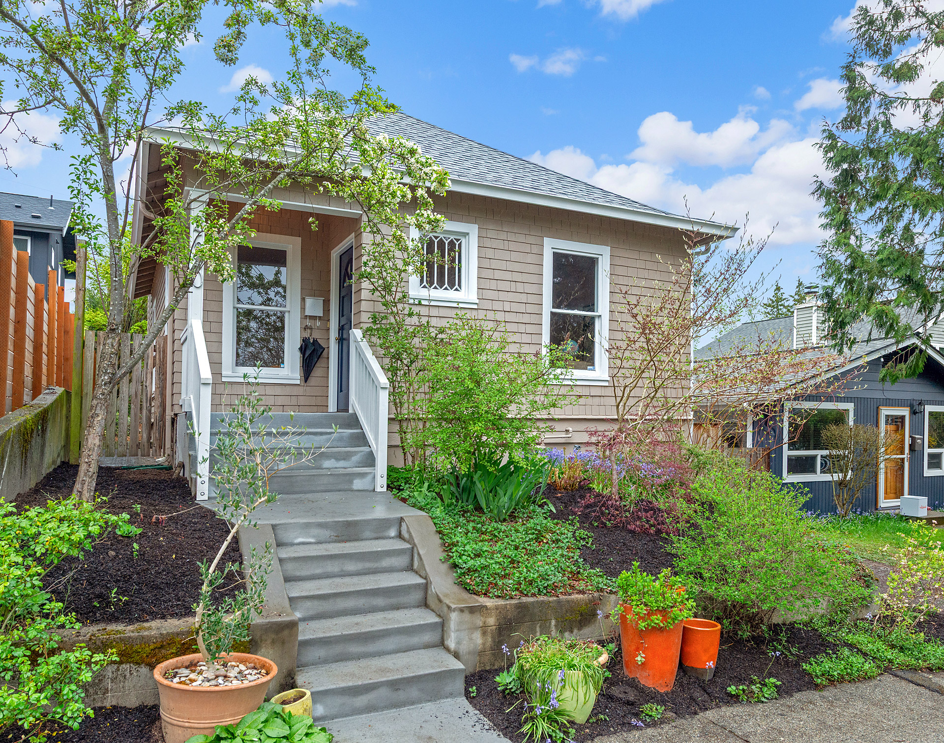Home for sale by Seattle realtor Benjamin Chotzen. Click to Zoom.