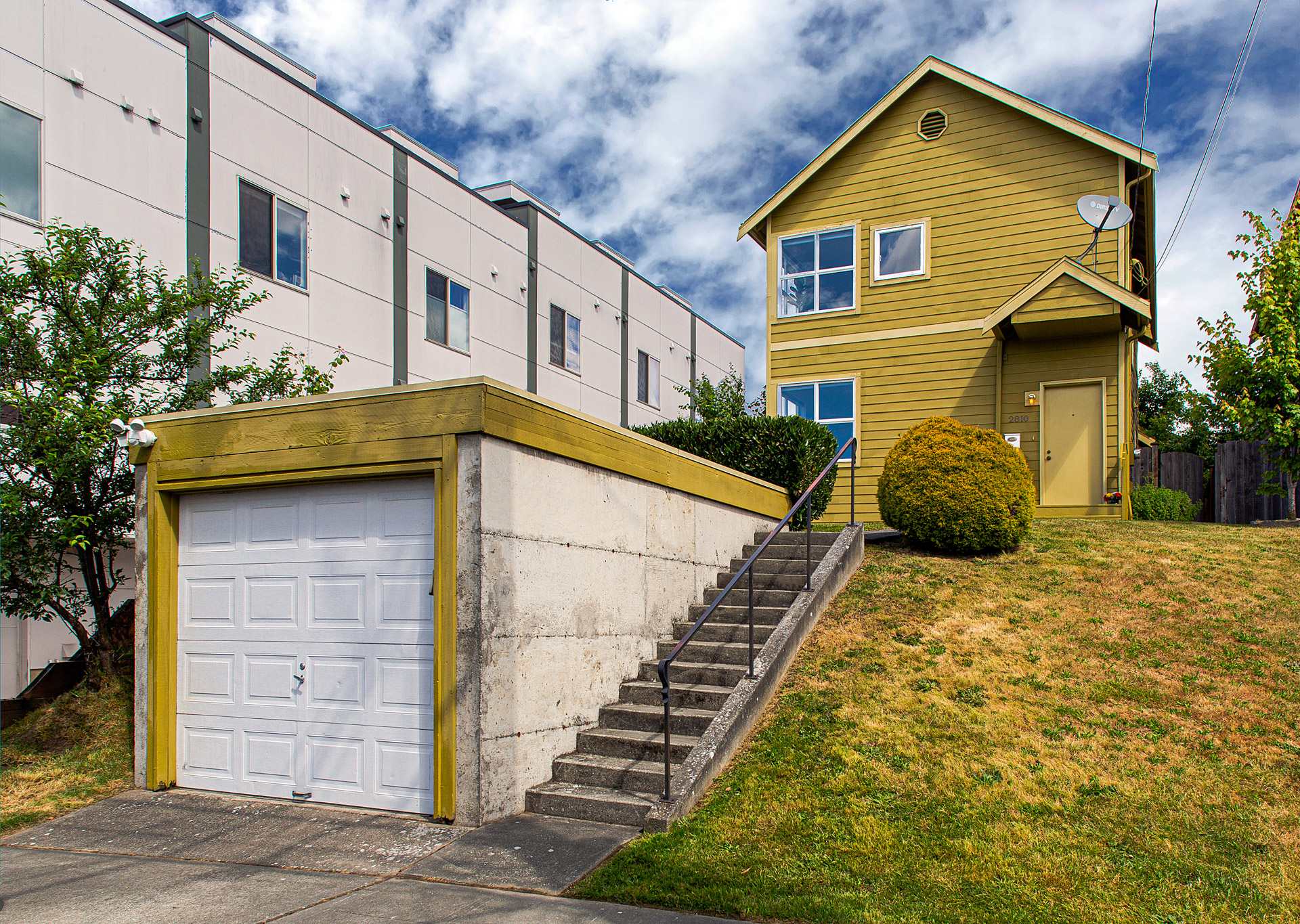 Home for sale by Seattle realtor Benjamin Chotzen. Click to Zoom.