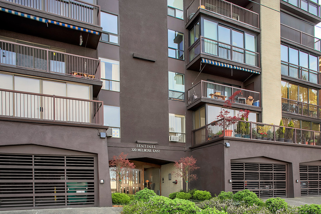 Home for sale by Seattle realtor Benjamin Chotzen. Click to Zoom.