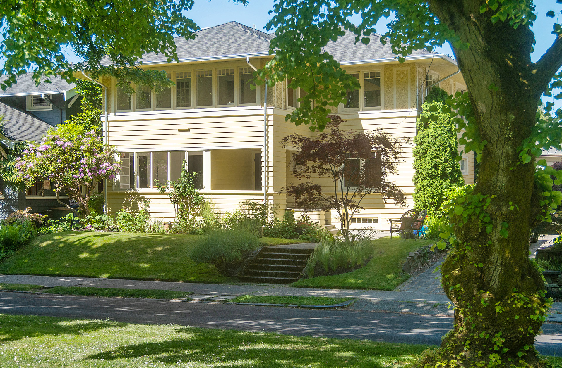 Home for sale by Seattle realtor Benjamin Chotzen. Click to Zoom.