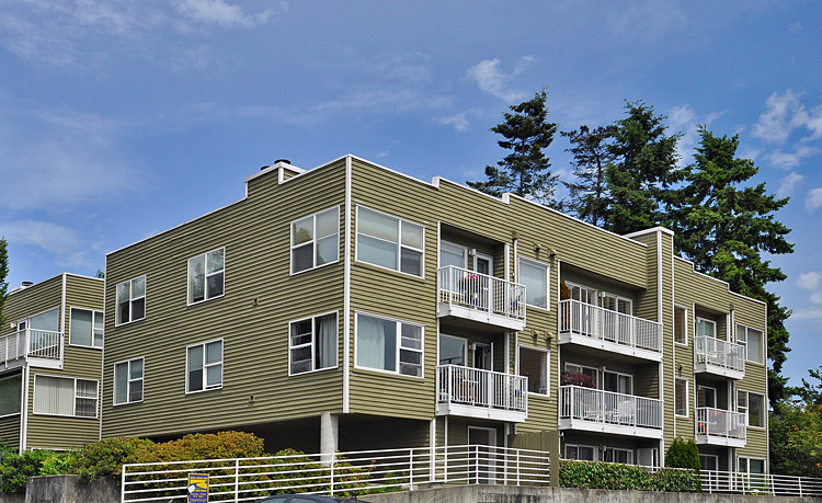 Home for sale by Seattle realtor Benjamin Chotzen. Click to Zoom.