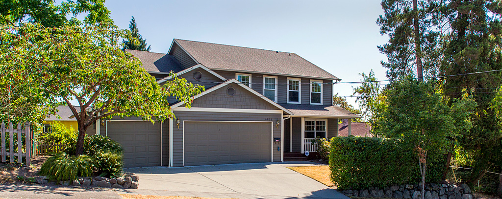 Home for sale by Seattle realtor Benjamin Chotzen. Click to Zoom.