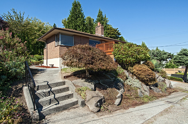 Home for sale by Seattle realtor Benjamin Chotzen. Click to Zoom.
