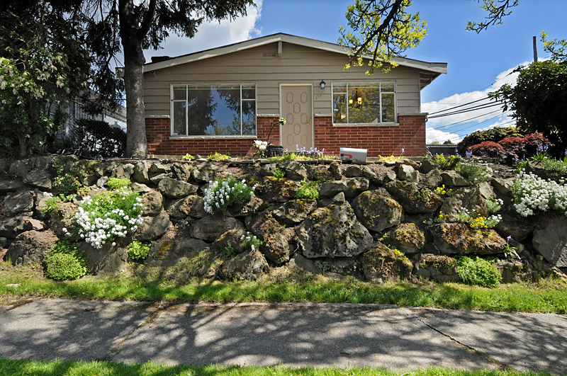 Home for sale by Seattle realtor Benjamin Chotzen. Click to Zoom.