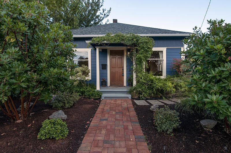 Home for sale by Seattle realtor Benjamin Chotzen. Click to Zoom.