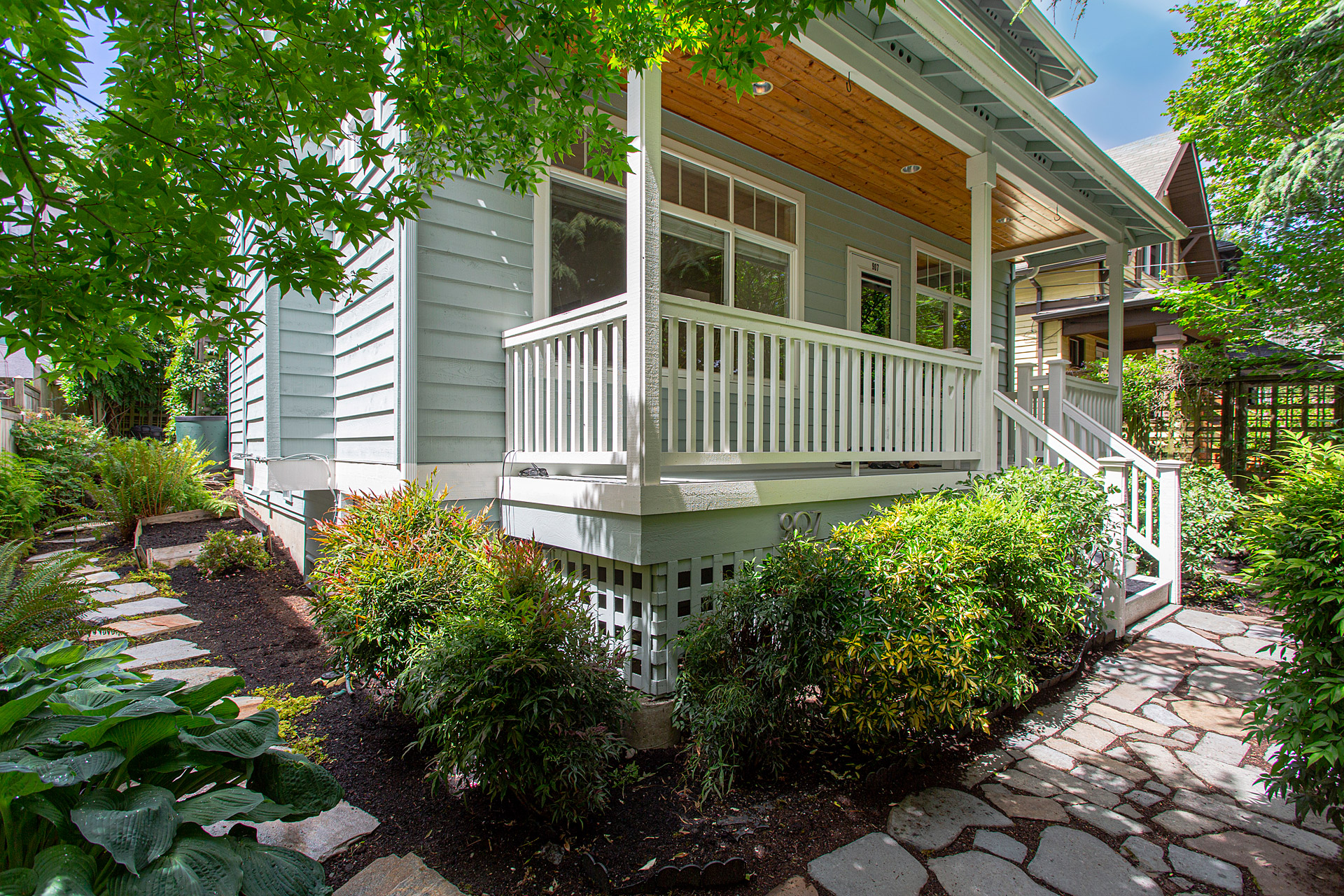 Home for sale by Seattle realtor Benjamin Chotzen. Click to Zoom.
